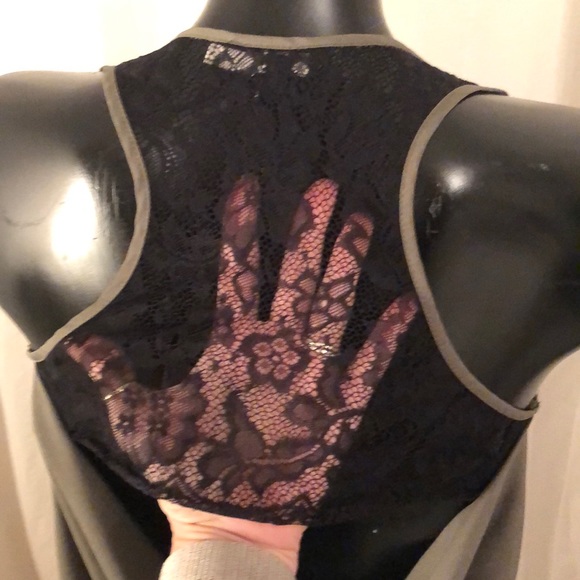 Green top - Picture 3 of 4